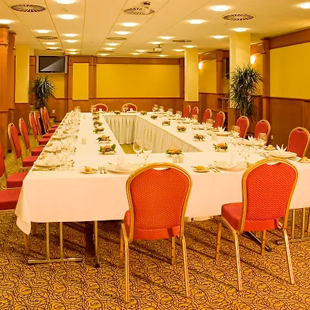 Primavera & Congress Centre 4*
