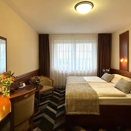 Primavera & Congress Centre Hotel 4*