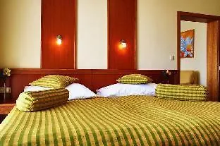 Primavera & Congress Centre Hotel 4*