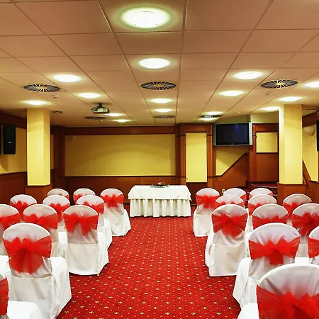 Primavera & Congress Centre Hotel 4*