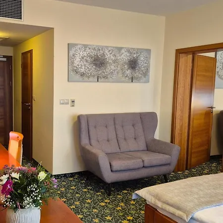 Hotel Primavera & Congress Centre 4*