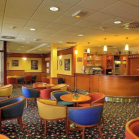 Primavera & Congress Centre Hotel