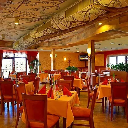 Hotel Primavera & Congress Centre
