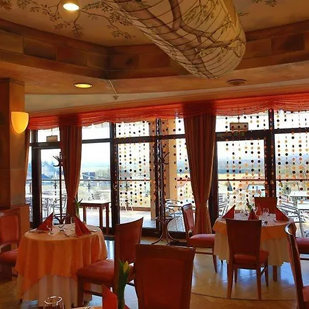 Hotel Primavera & Congress Centre 4*
