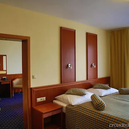 Primavera & Congress Centre 4*