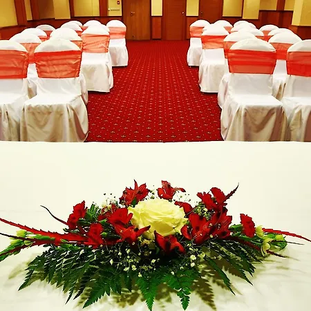 Primavera & Congress Centre 4*