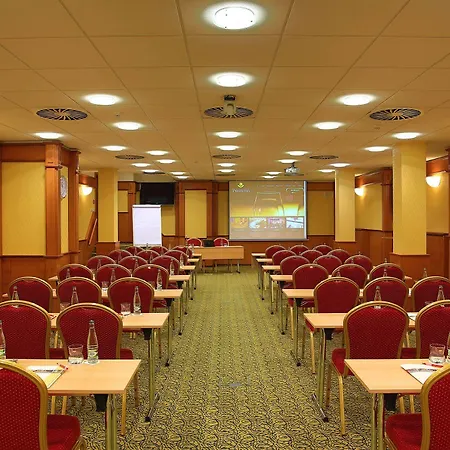 Primavera & Congress Centre 4*