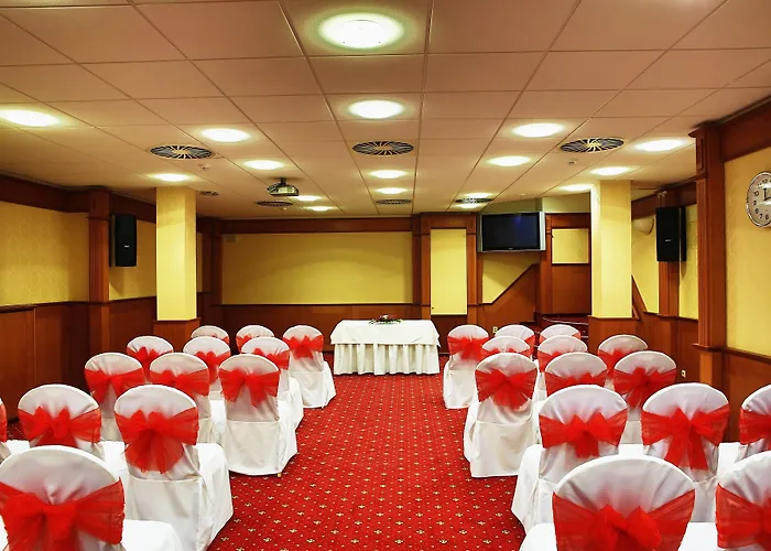 Primavera & Congress Centre Hotel 4*