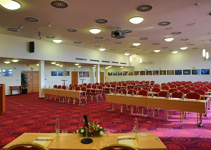 Primavera & Congress Centre Hotel 4*