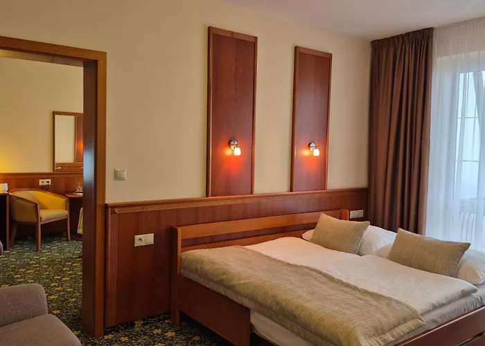 Primavera & Congress Centre Hotel 4*