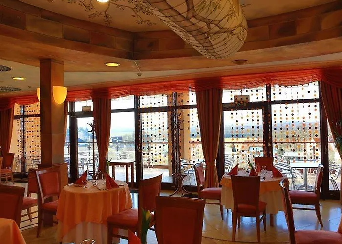 Hotel Primavera & Congress Centre 4*