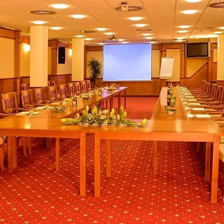 Primavera & Congress Centre 4* Плзень