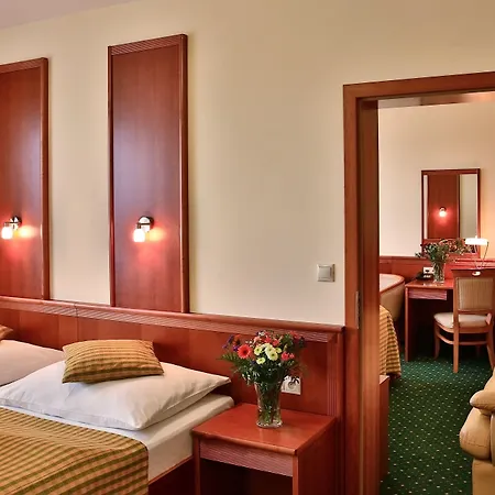 Primavera & Congress Centre 4*