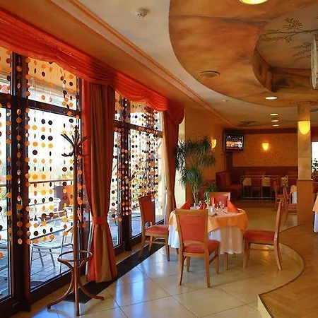 Готель Primavera & Congress Centre