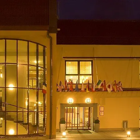 Готель Primavera & Congress Centre