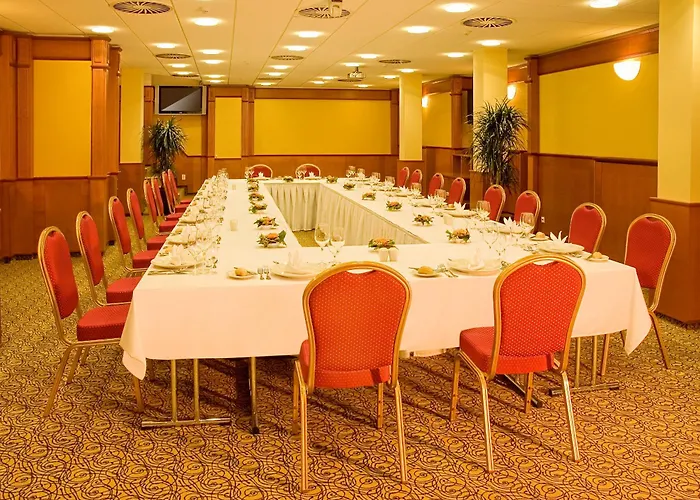 Primavera & Congress Centre 4*