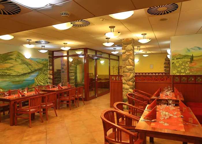 Primavera & Congress Centre Hotel