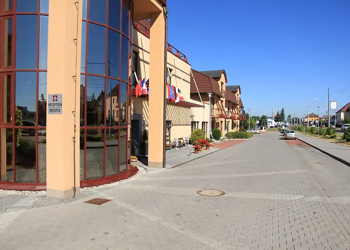 Primavera & Congress Centre 4*