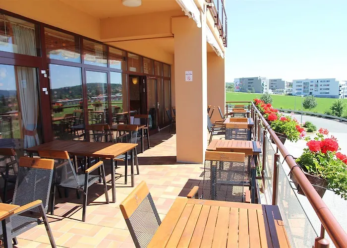 Primavera & Congress Centre 4*